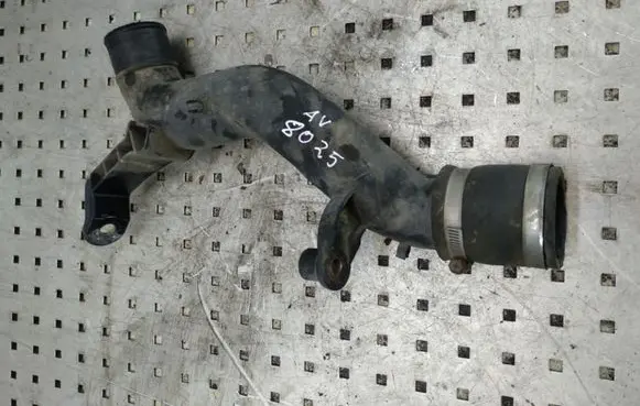 Toyota Avensis T220 Intercooler hose/pipe