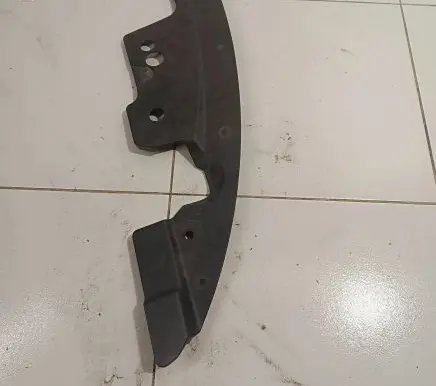 Nissan Murano Z51 Radiator trim 625801AA0A LE375211