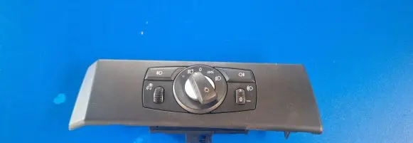 Toyota Corolla Verso E121 Light switch 6988566