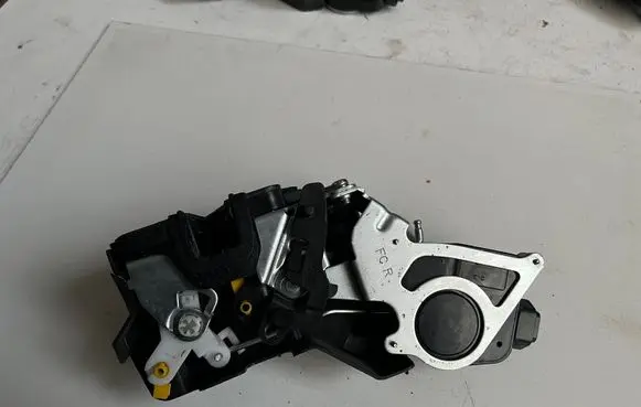 Hyundai Matrix Rear door lock