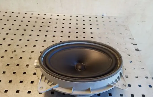 Lexus CT 200H Front door speaker 8616076050