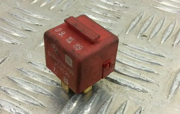 BMW 7 E32 Other relay 2241899