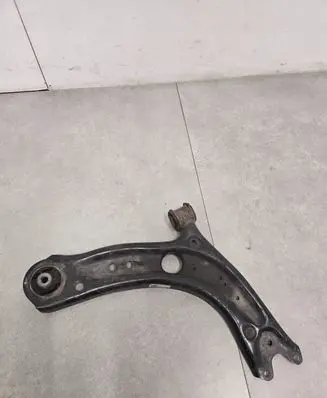 Volkswagen Golf VII Front lower control arm/wishbone 5Q0407152
