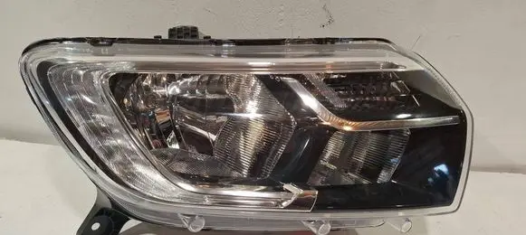 Renault Sandero II Headlight/headlamp 260103933R 0103933R