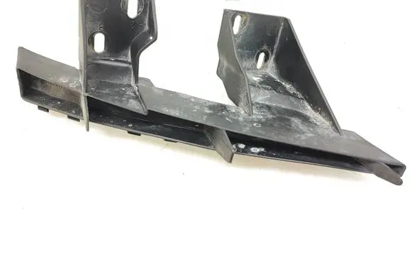 Audi Q7 4L Front bumper mounting bracket 4L0807333
