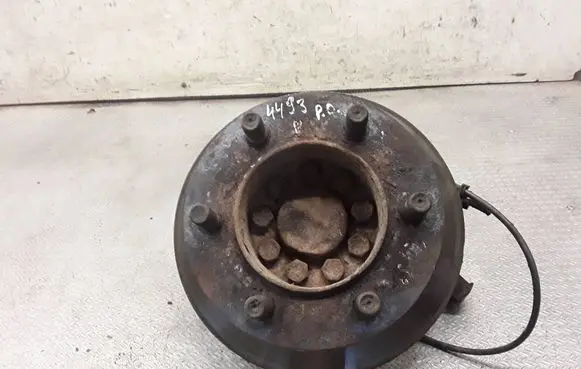 Iveco Daily 35.8 - 9 Front wheel hub spindle knuckle 