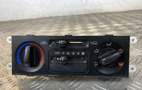 Subaru Forester SF Climate control unit
