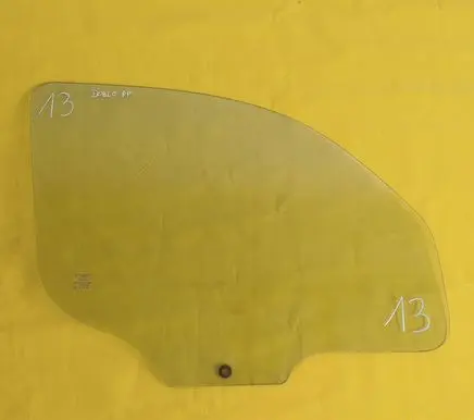 Fiat Doblo Front door window glass four-door