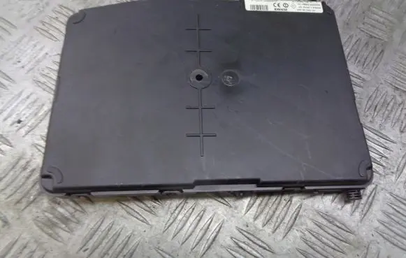 Renault Scenic II - Grand scenic II High voltage junction box 8200525384