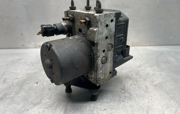 Mercedes-Benz Vito Viano W639 ABS Pump A0014460989