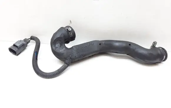 Volvo V70 Breather hose/pipe 30788009
