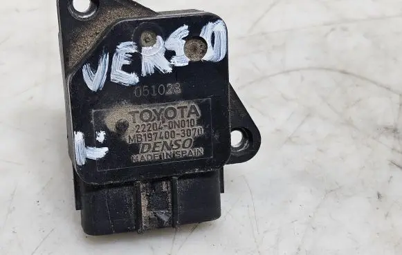 Toyota Corolla Verso AR10 Mass air flow meter 222040N010
