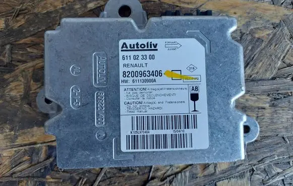 Renault Clio III Airbag control unit/module 8200963406 611023300