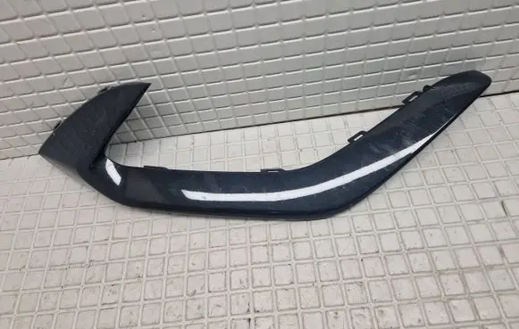 Front bumper splitter molding