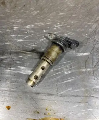 BMW 3 E90 E91 Camshaft vanos timing valve 13150350 7516293