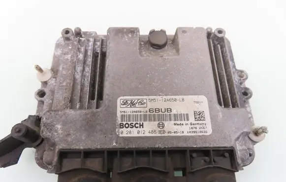 Ford Focus Engine control unit/module 5M5112A650LB 0281012486