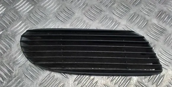 Mitsubishi Carisma Front bumper upper radiator grill 36141147