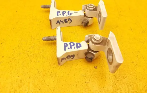 Audi A4 Allroad B9 Front door upper hinge 8W5831404A