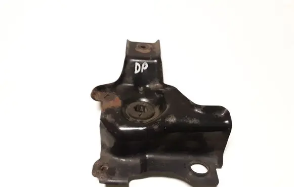 Radiator mount bracket