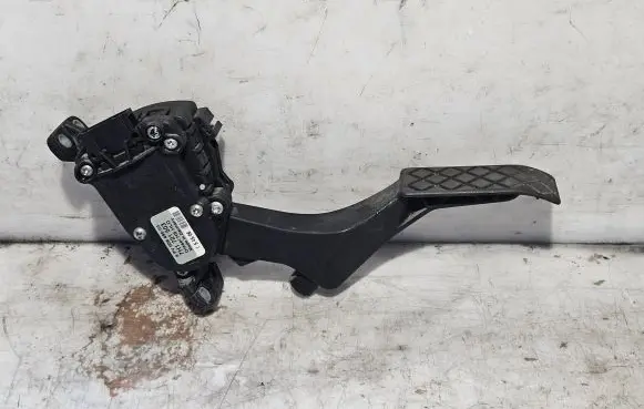 Volkswagen Transporter - Caravelle T5 Accelerator throttle pedal 7H1721503