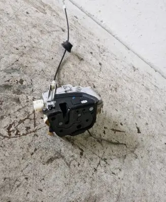 Audi A4 S4 B7 8E 8H Front door lock