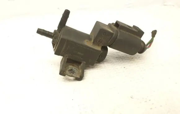 Volkswagen PASSAT B6 Engine mount vacuum valve 037906283D