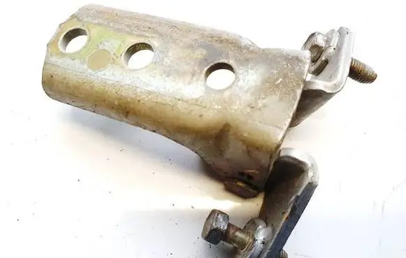 Mitsubishi Endeavor Front door upper hinge