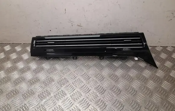 Volkswagen Touareg III Dash center air vent grill 762858415