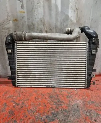 Opel Zafira B Intercooler radiator 13223395