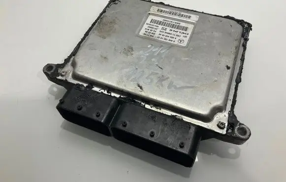 Mercedes-Benz E W211 Engine control unit/module A6461501334 28139563 A0044464840