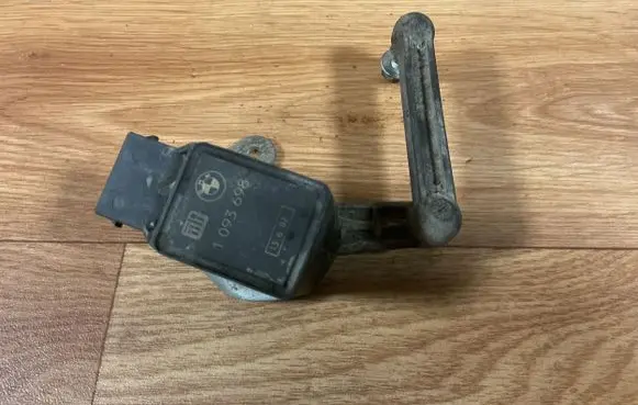 BMW 5 E39 Headlight/headlamp level sensor 1093698