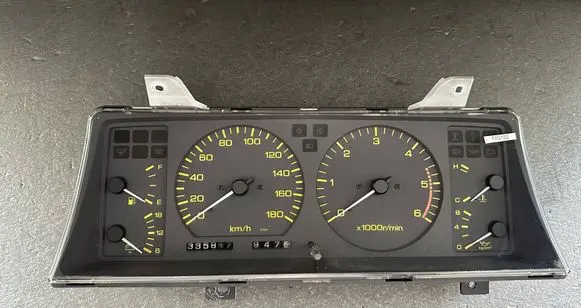 Speedometer (instrument cluster)