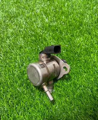 Skoda Karoq Fuel injection high pressure pump 05e127027