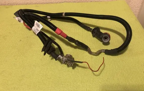 BMW 1 F40 Positive cable (battery) 8589051 623269109