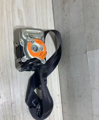 Audi A3 S3 8V Front seatbelt