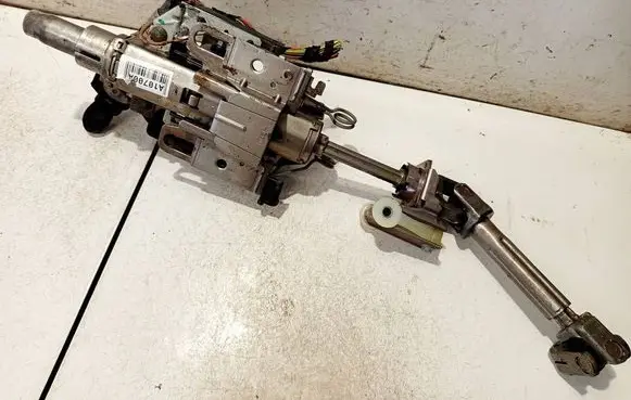 Volkswagen Polo IV 9N3 Steering wheel axle 305824239