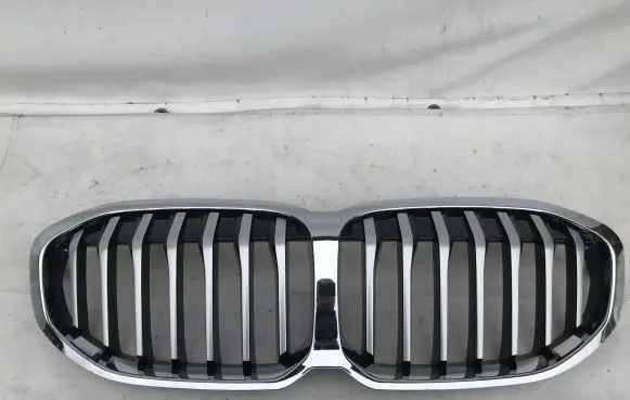 BMW 1 F40 Front bumper upper radiator grill