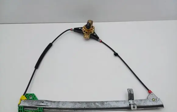 Ford Fiesta Front door manual window regulator E015003011