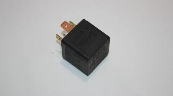Audi A4 S4 B5 8D Other relay 0332014156