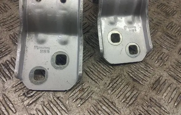 Opel Insignia A Tailgate/trunk/boot hinge 13247936