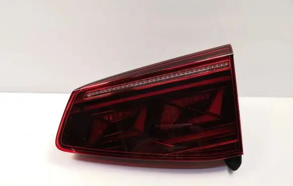 Volkswagen PASSAT B8 Rear/tail lights 3G9945308N