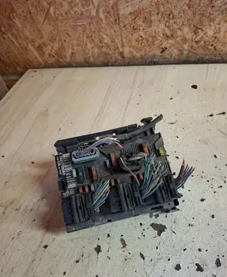 Citroen C4 I Picasso BSM Control unit 9661708080