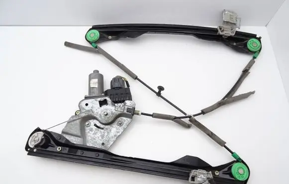Ford Focus Front door window regulator with motor XS4123200 0130821757