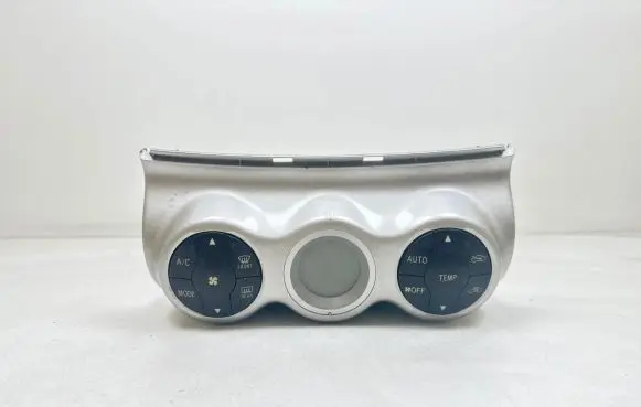 Toyota Urban Cruiser (XP110) Climate control unit 75D323