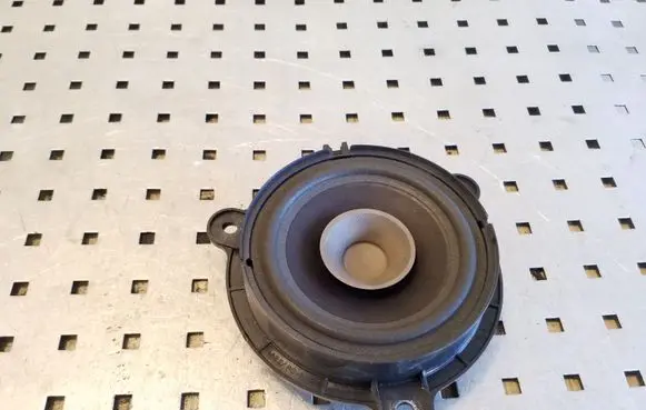 Renault Megane III Front door speaker