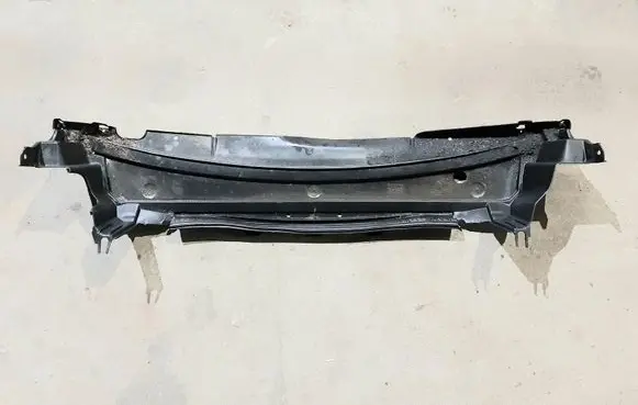 Volvo S60 Front bumper skid plate/under tray 
