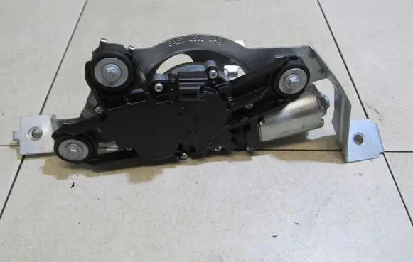 Ford Fiesta Rear window wiper motor 8A61A17K441AA