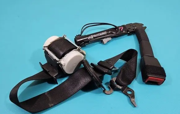 BMW 3 E90 E91 Front seatbelt 721356304 IMPRK1467383