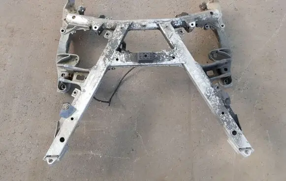 BMW 5 E39 Front subframe 1092868