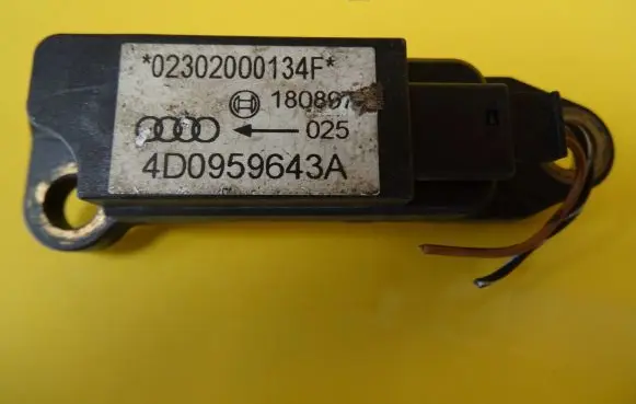 Audi A8 S8 D2 4D Airbag deployment crash/impact sensor 4D0959643A